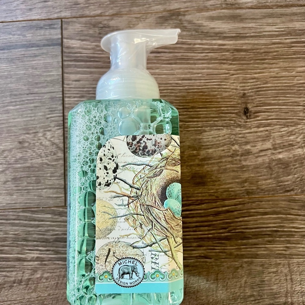 Michel Design Works Nest & Eggs Foaming Shea Butter Hand Soap 17.8 oz - Picture 2 of 6